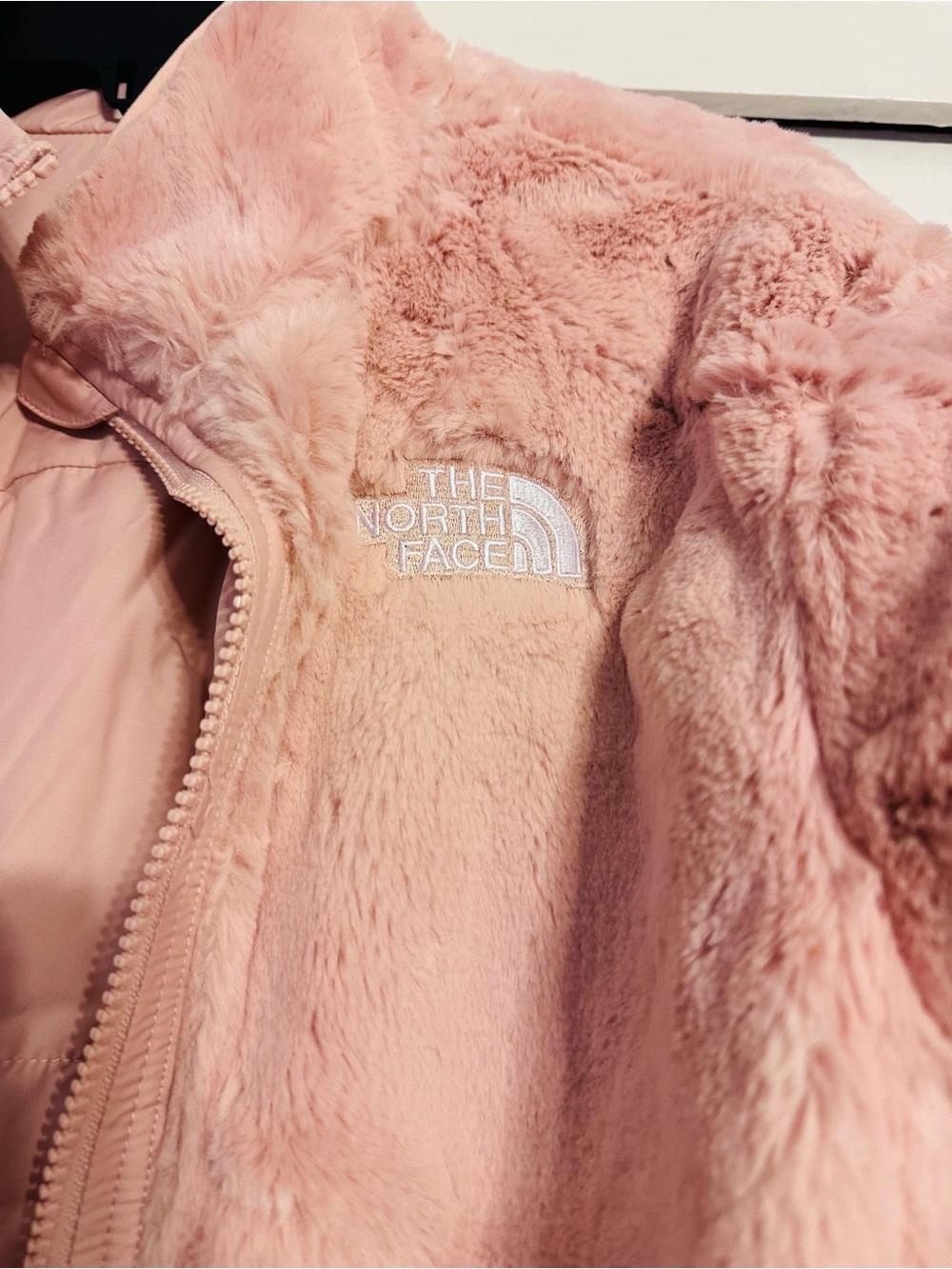 The North Face Teen Girls Reversible Pink Puffer Jacket (18/20) - Picture 6 of 8